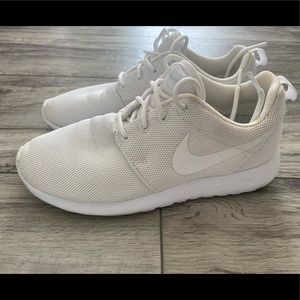 White Nike Running Shoes. Size 7.5. Barely worn.